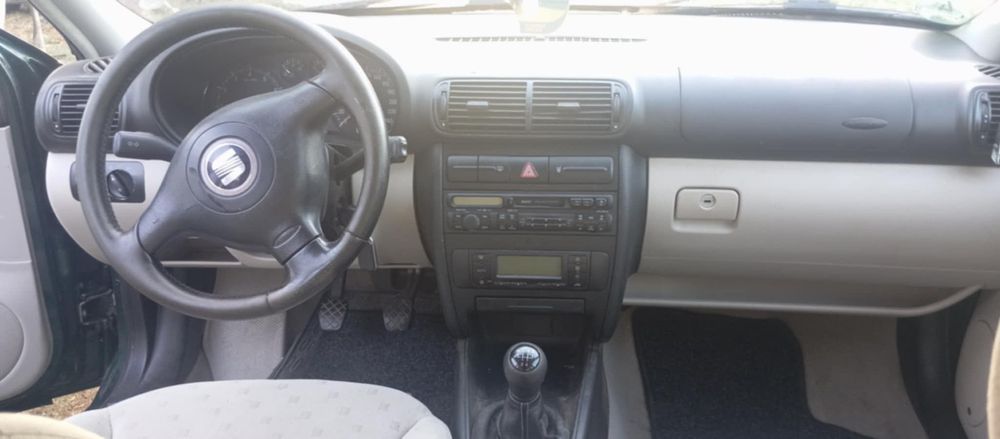 Vând Seat Toledo pentru dezmembrări motor de 1.6 benzină