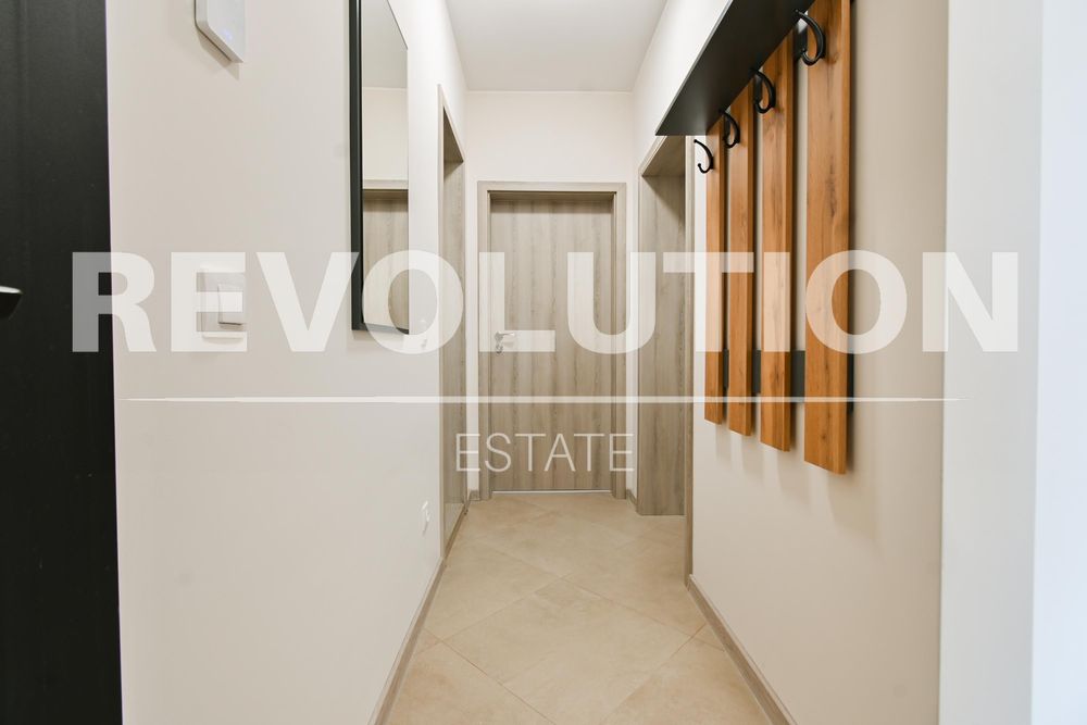 Дава се под наем Тристаен апартамент в София, Малинова долина - 100 кв.м за 950 € - Снимка #9