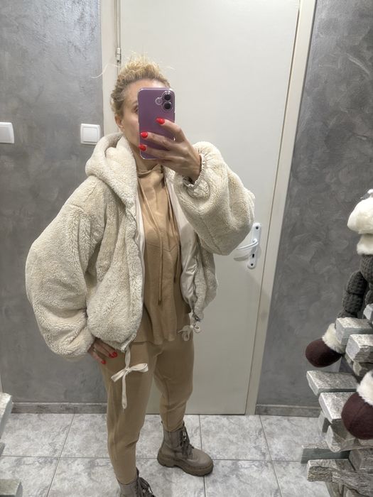 Яке pull and bear M/L размер 30лв