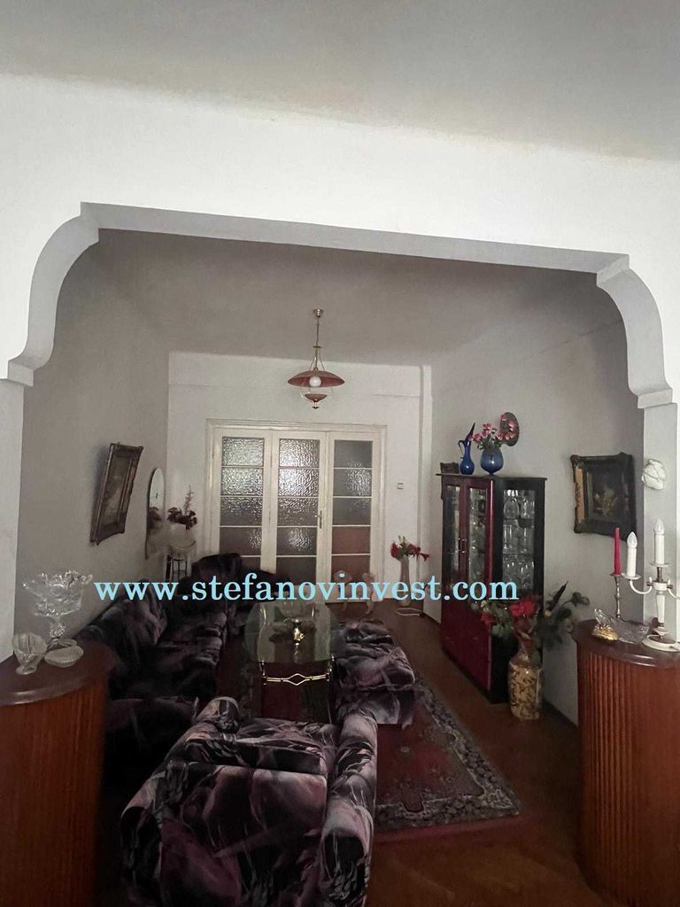 Продава се Четиристаен апартамент в Варна, Гръцка махала - 135 кв.м за 2489 €/кв.м - Снимка #1
