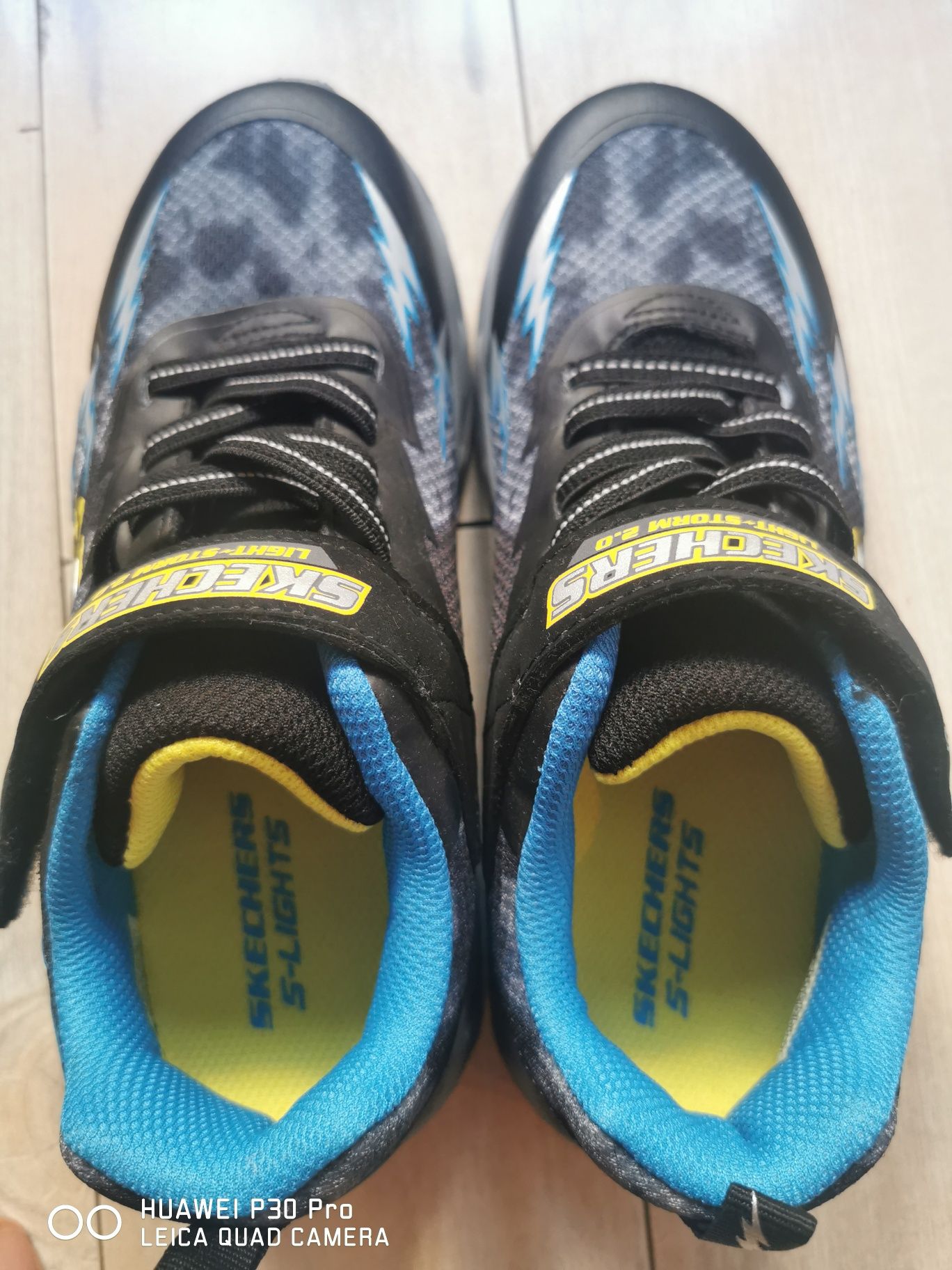 Vând Skechers mărimea 34