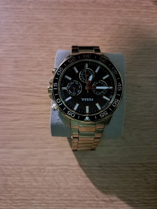 Vând ceas foștilor preț 1000 lei