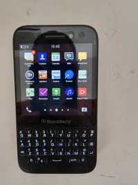 Telefon blackberry Q5