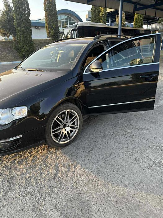 Vând VW Passat B6 2.0 TDI 140 CP 


-