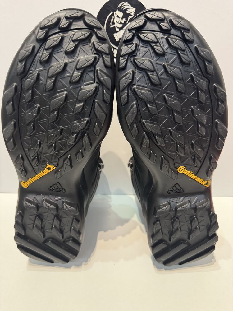 Маратонки ADIDAS TERREX .Номер 42.5