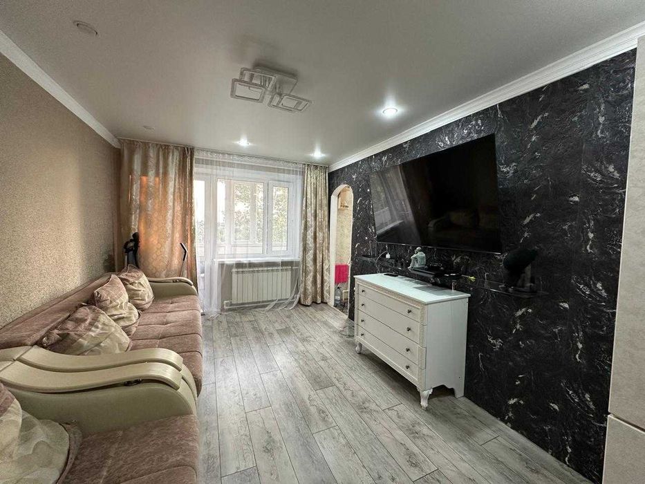 Продаю 2-комнатную-студию в 23 микрорайоне!