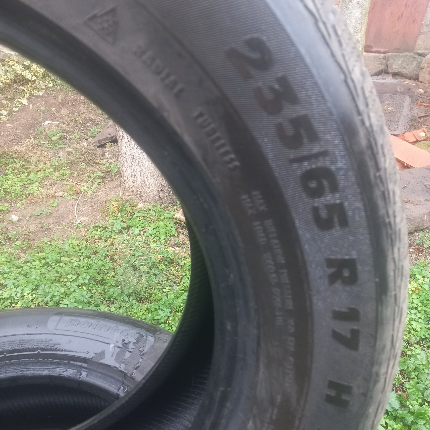 2.броя гуми 235/65 R17