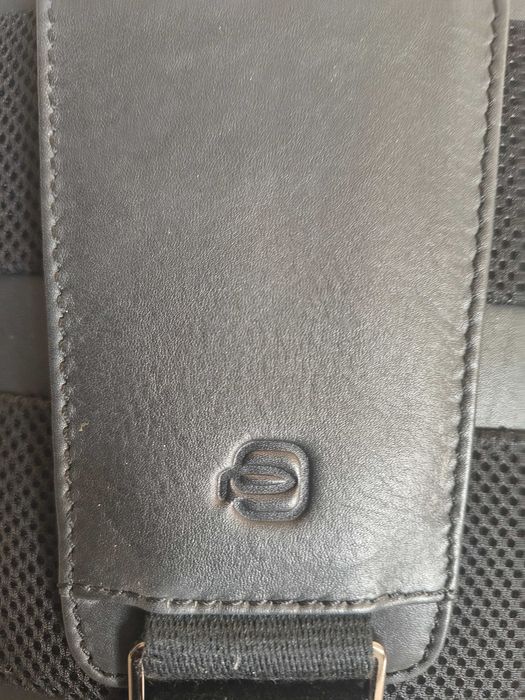 Piquadro Mono sling bag with padded compartment for iPad 10.5/9.7 in.