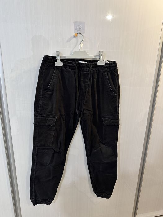 Pantaloni cargo bărbați PULL&BEAR