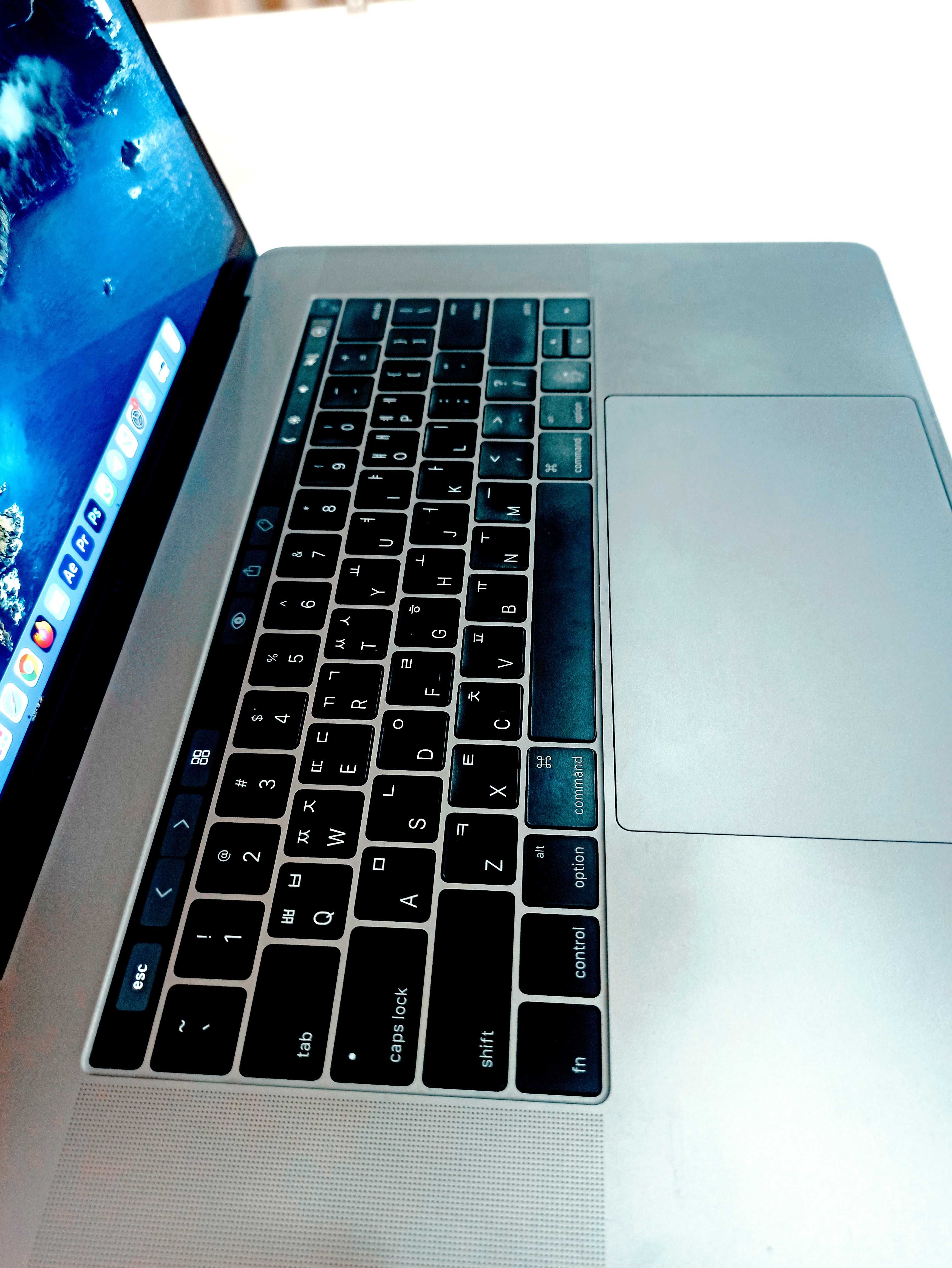 Macbook Pro 2016 space gray 15 inch