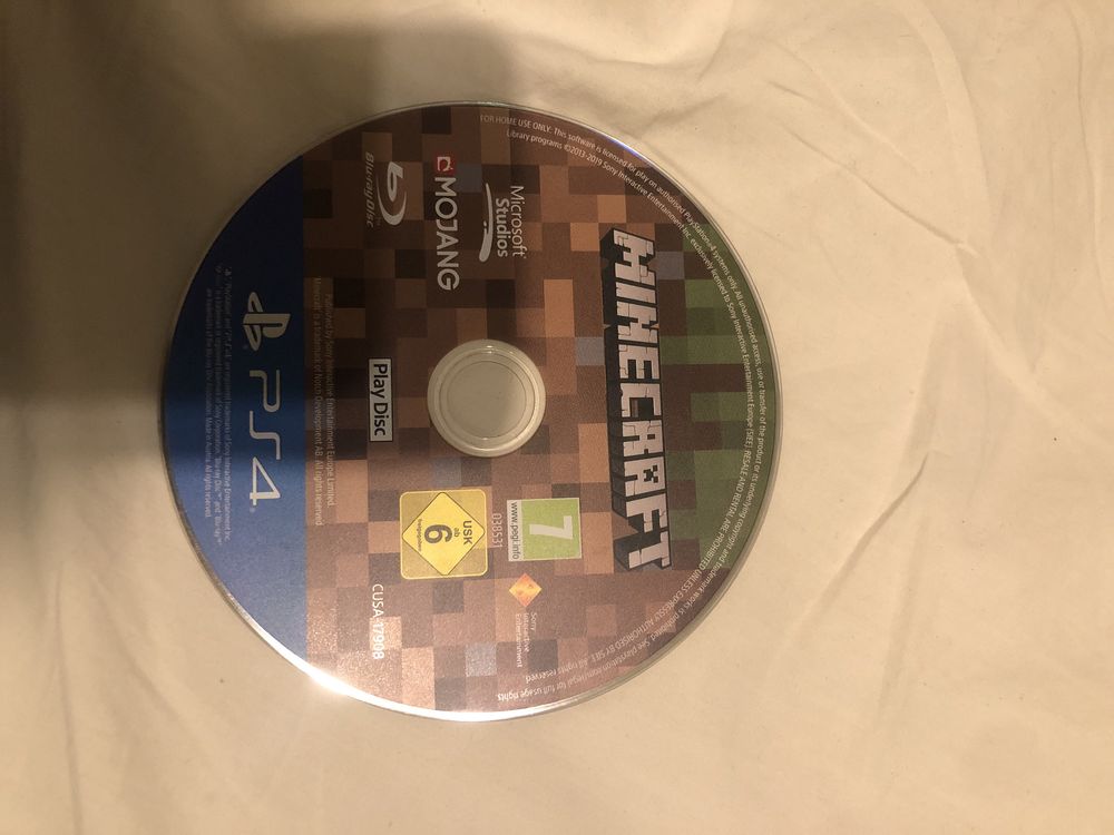 Vand joc minecraft  pentru ps4 pe dvd.