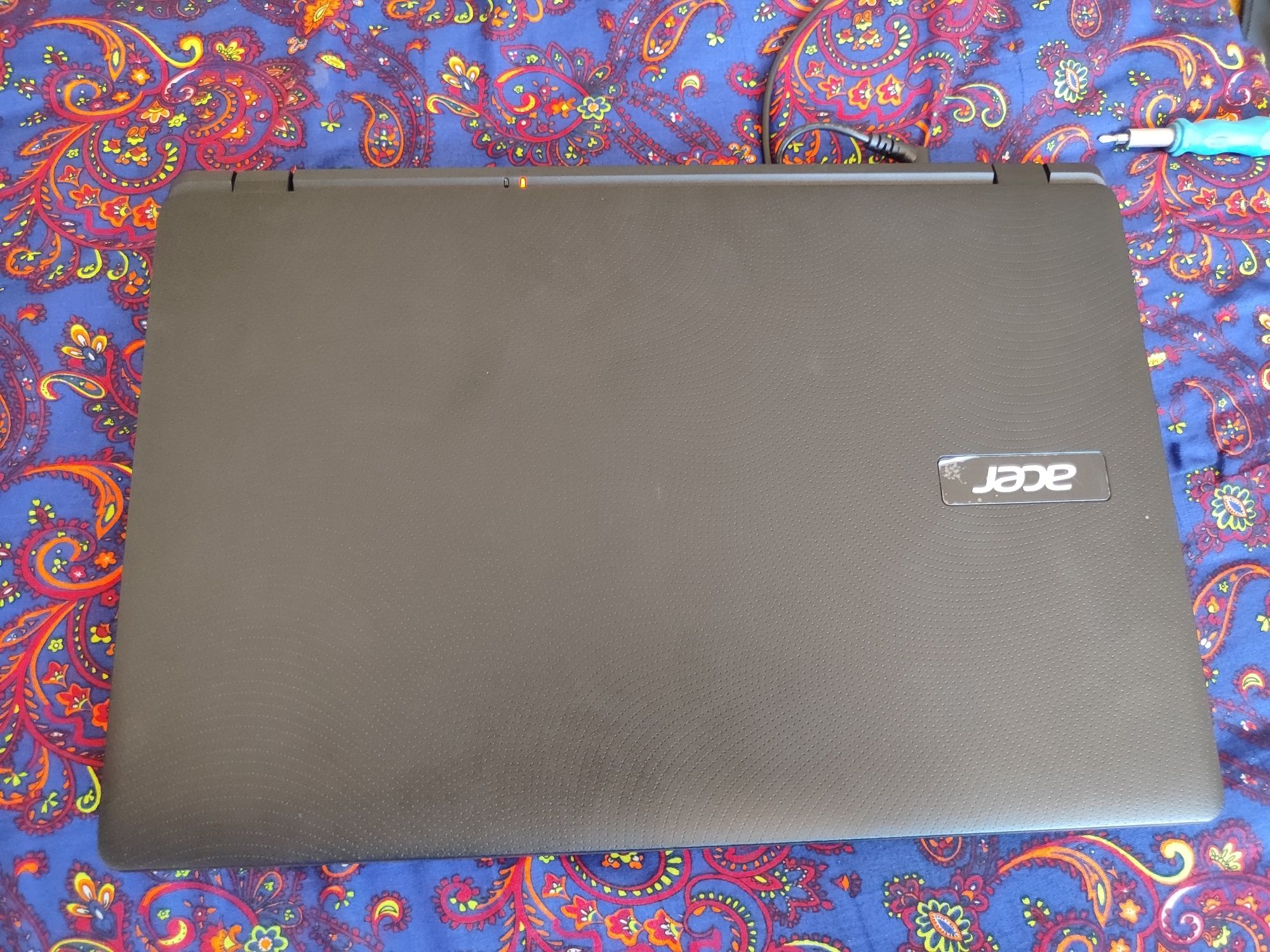 Noutbuk Acer 2.8hz yangi