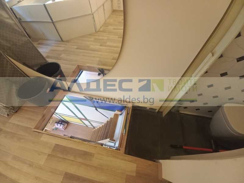 Дава под наем магазин до градинката на Кристал