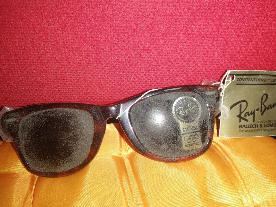 Vand ochelari de soare, model Ray Ban, originali.