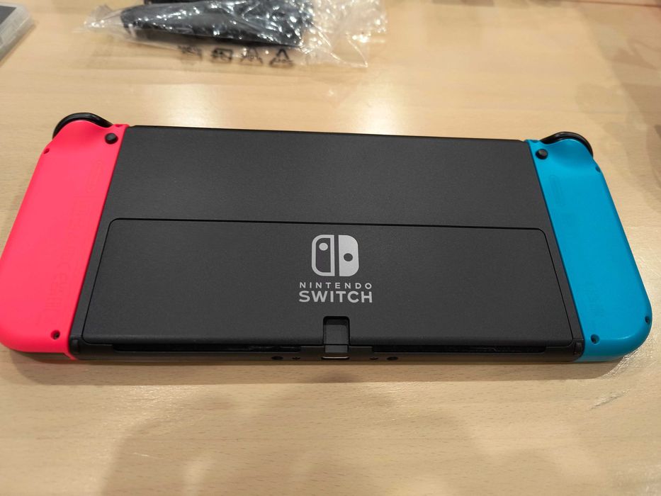 Nintendo switch oled почти нова + игри