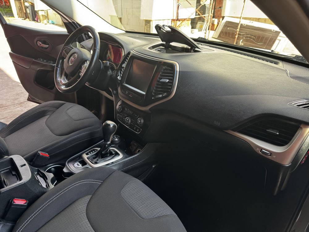 Vand Jeep Cherokee