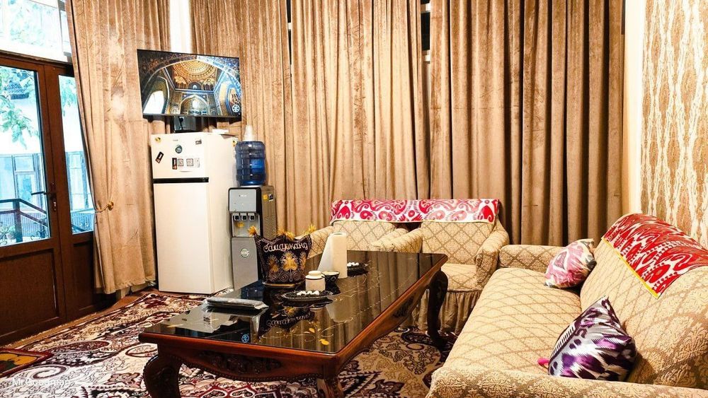 Comfortable rooms for students with private bathrooms price per person