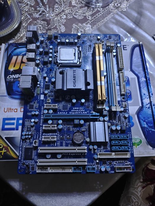 Материнская плата EP43t usb3