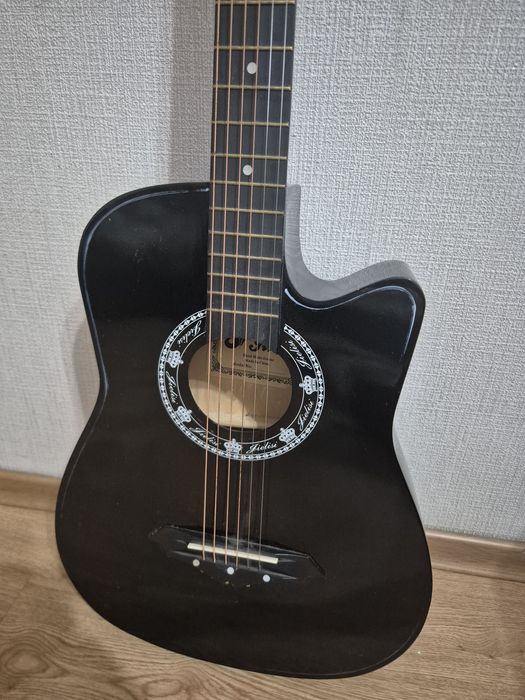 Продаётся гитара