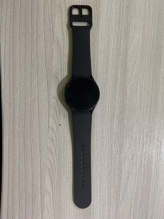 Продаются смарт часы Samsung Galaxy Watch 4