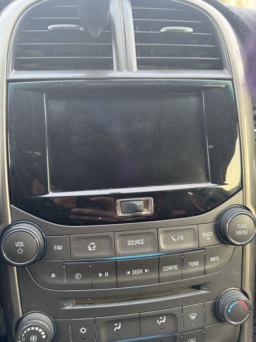 Malibu1 3pazitsya magnitola