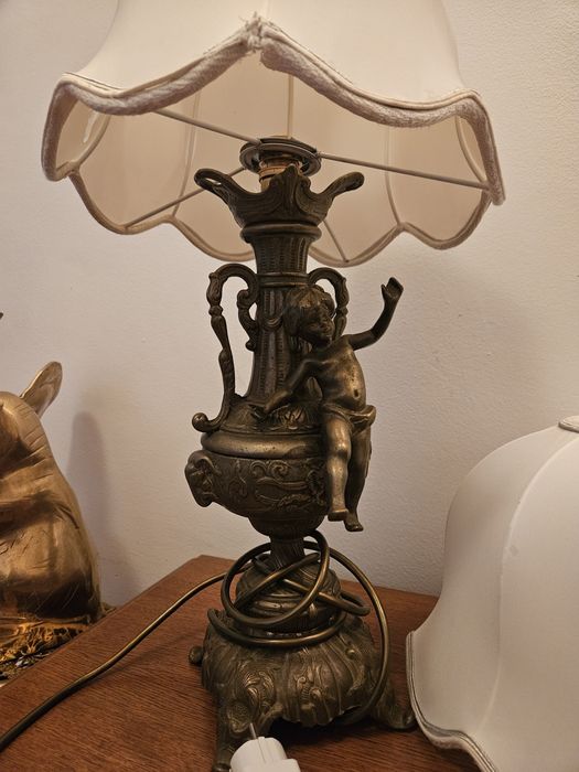 Lampi bronz alama