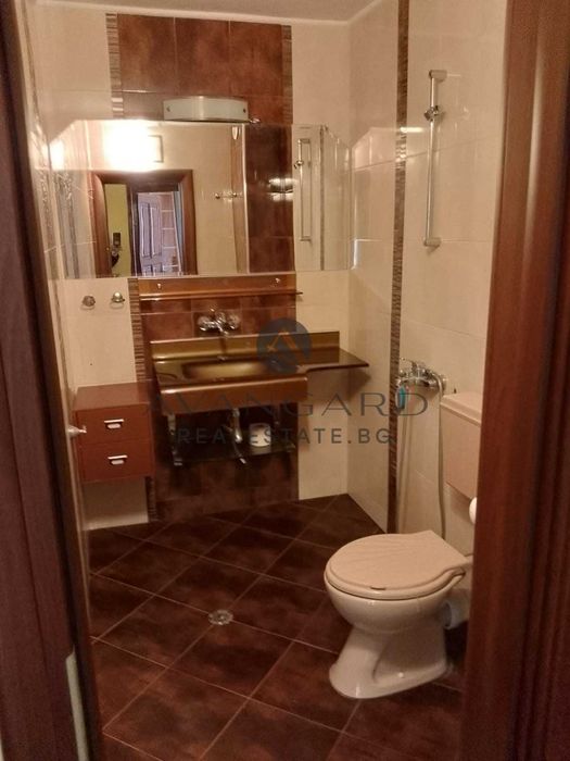 Продава се Тристаен апартамент в Пловдив, Център - 200 кв.м за 1173 €/кв.м - Снимка #11