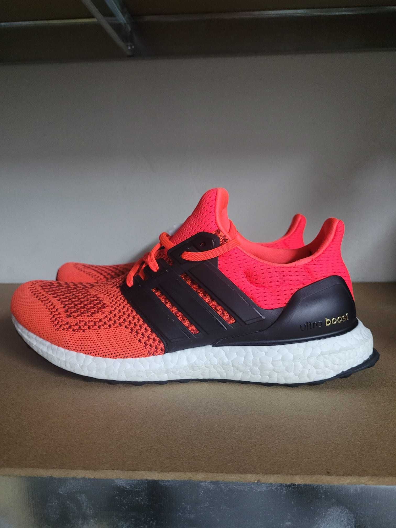 Adidas UltraBoost.  Nr. 41 și 42. Noi