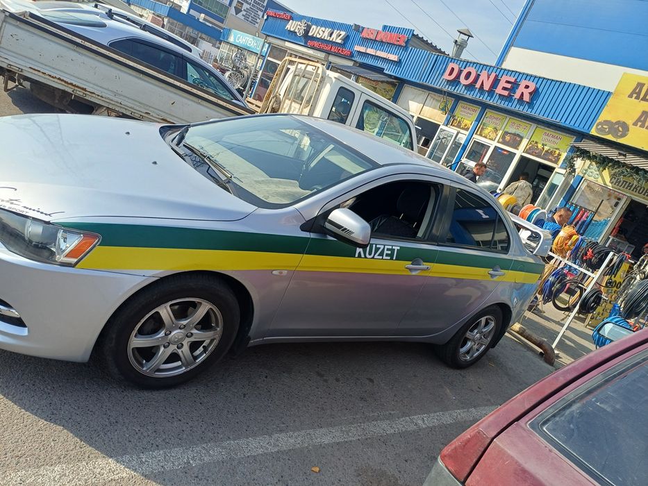 Наклейки на авто/наклейки на заказ/наклейки на стекло/наклейка