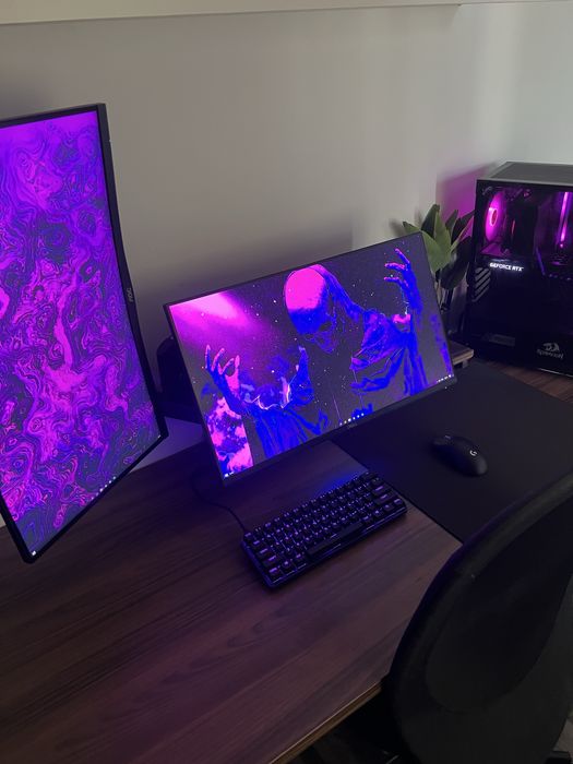 Vand monitoare gaming 240hz si 165hz 1980x1080p plus monitorarm