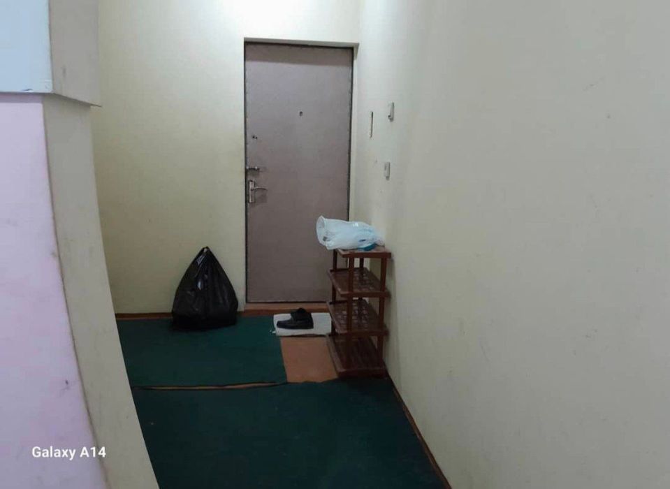 Продажа 1 хона 1 етаж 4 етажл 
Кора камиш 1/1