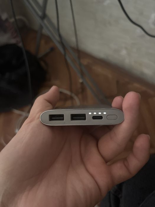 Продам power bank samsung 10000 mah за 3000 тенге полностью оригинальн