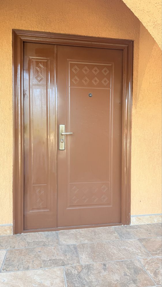 Uși interior din lemn masiv cu geam