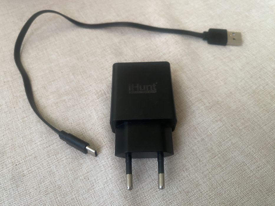 Încărcător / adaptor iHunt original ca nou, provenit din pachet