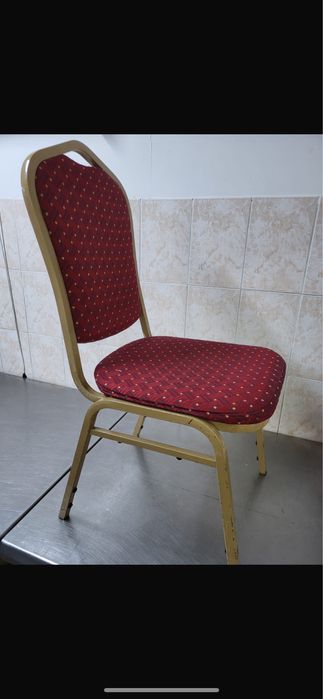 Продам банкетные стулья в хорошем состоянии