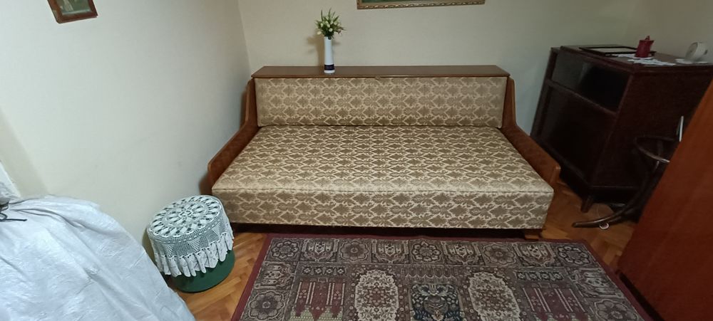 Recamier vintage lemn masiv – stare foarte buna