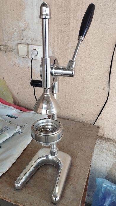 Продается соковыжималка 450.000