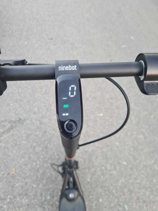 Trotineta electrica Ninebot F2 Plus inca in garantie