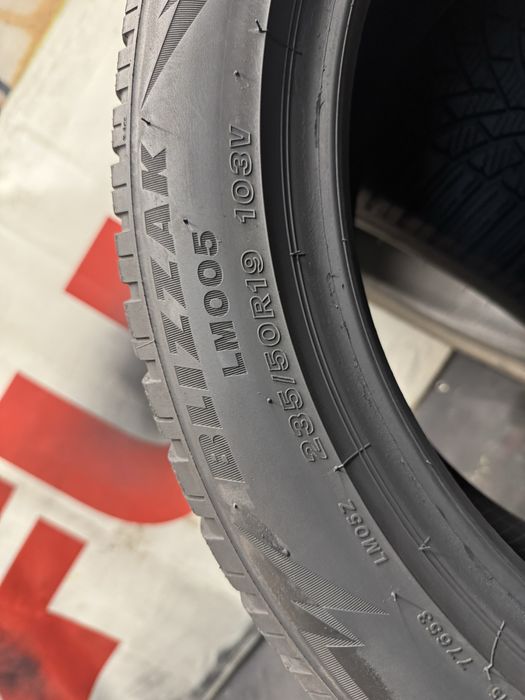 235 50 19, Зимни гуми, Bridgestone BlizzakLM005, 2 броя