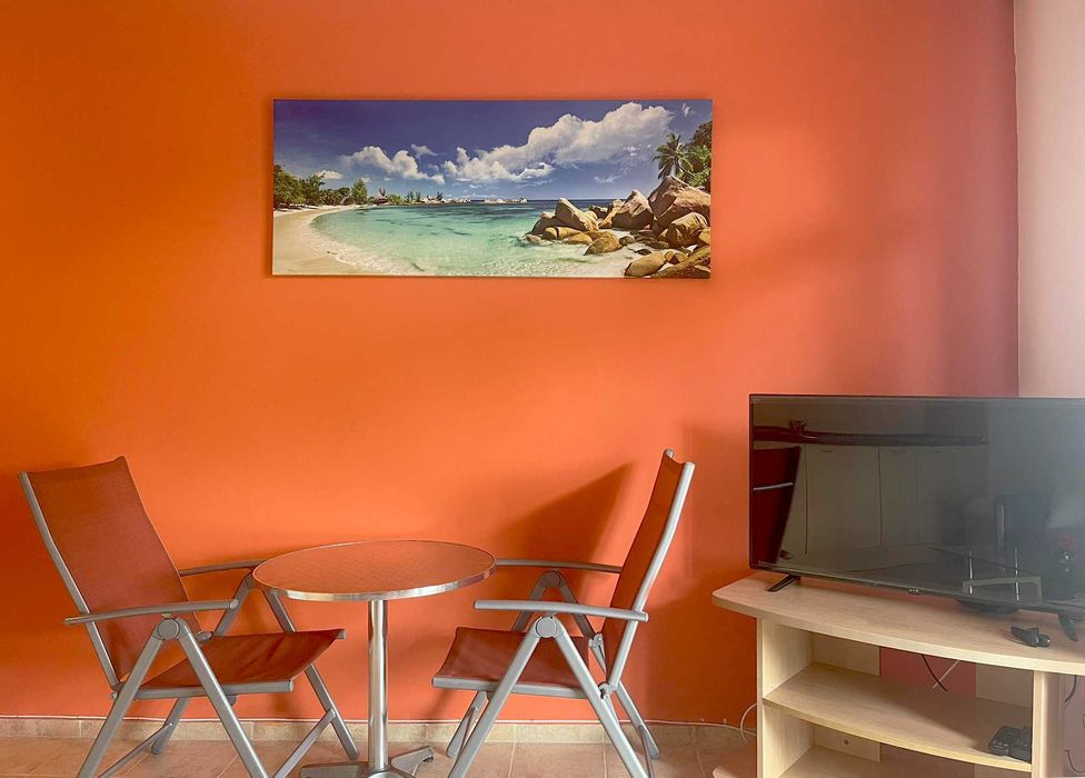 Дава се под наем Двустаен апартамент в Свети Влас - 60 кв.м за 306 € - Снимка #1