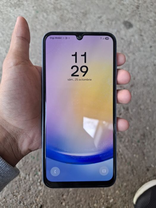 Vand Samsung a25 5G putin folosit