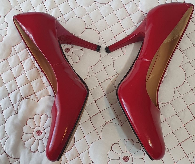 Vând pantofi damă  cu toc