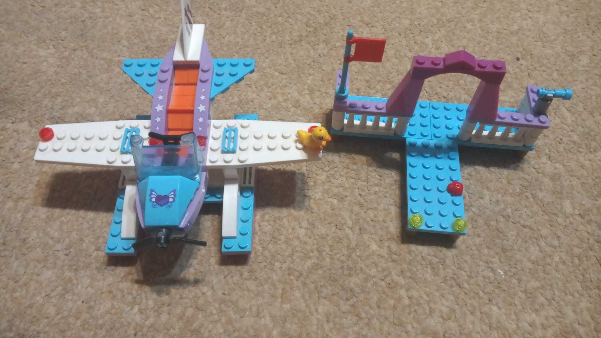 Lego Avion pe apa