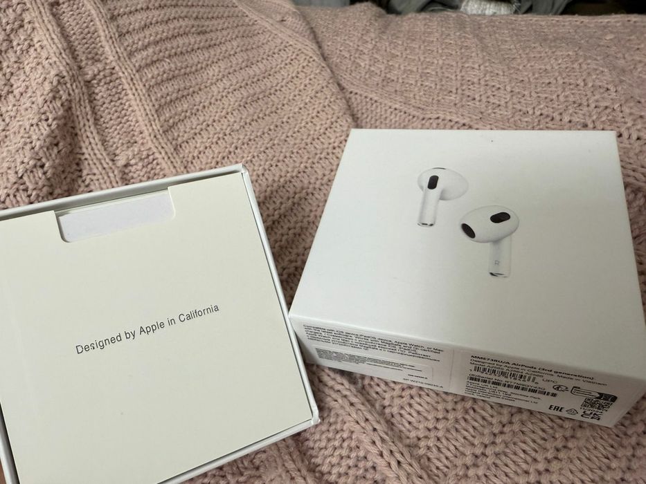 Airpods почти новый оригинал