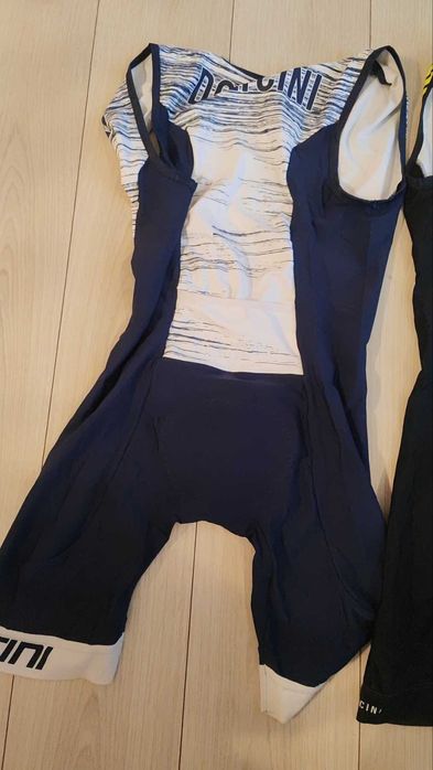 Триатлонски костюми на Doltcini