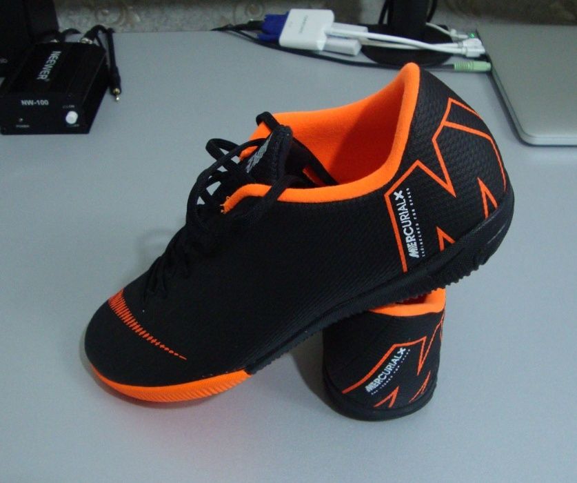 Продам спортивную обувь Nike Mercurial Vapor (indoor). Новое. Из США.