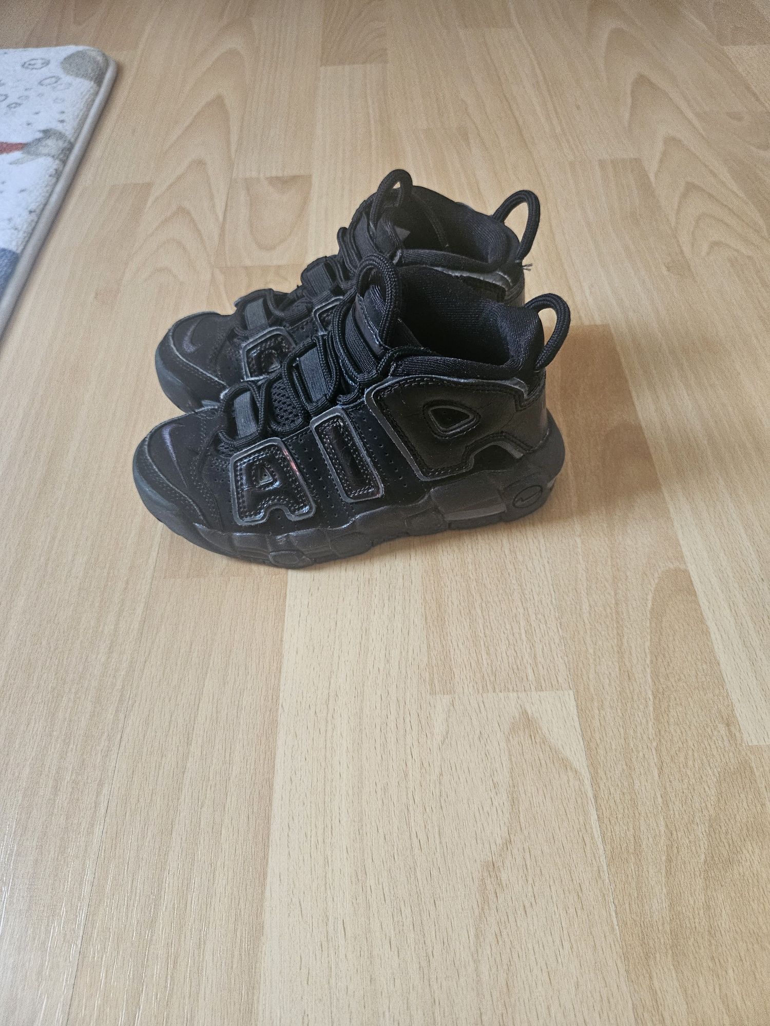 Nike air more uptempo
