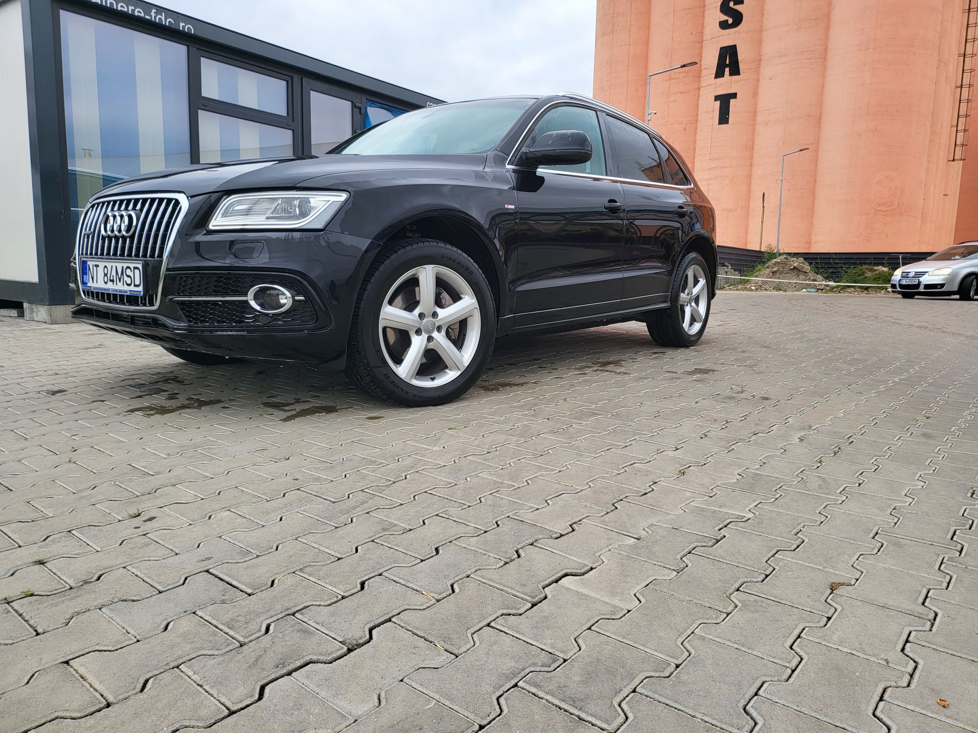 Vând AudiQ5 3xSline