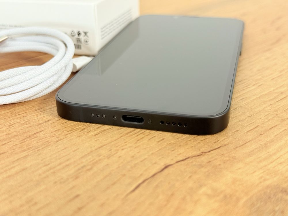 iPhone 16e 26 зареждания!!!