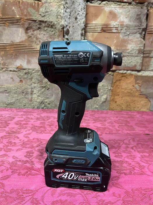 Makita TD003G XGT 40V импакт винтоверт